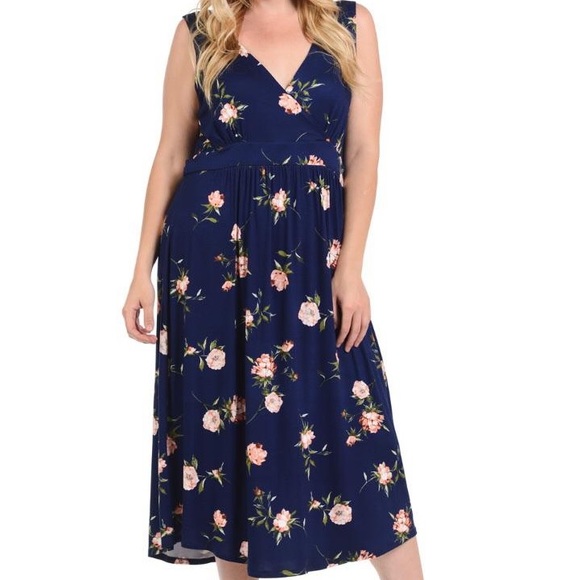 Bellino Clothing Dresses & Skirts - NWT Floral v-neck maxi dress